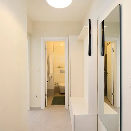 2 Bedroom W. Balcony And Sea View @ Cihangir No:6 *