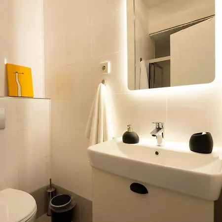 2 Bedroom W. Balcony And Sea View @ Cihangir No:6 Istanbulská provincie