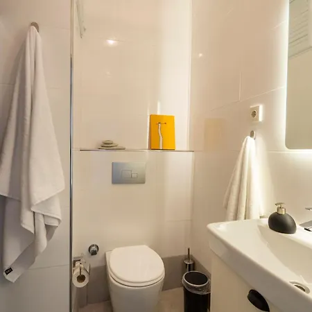 Apartmán 2 Bedroom W. Balcony And Sea View @ Cihangir No:6 *