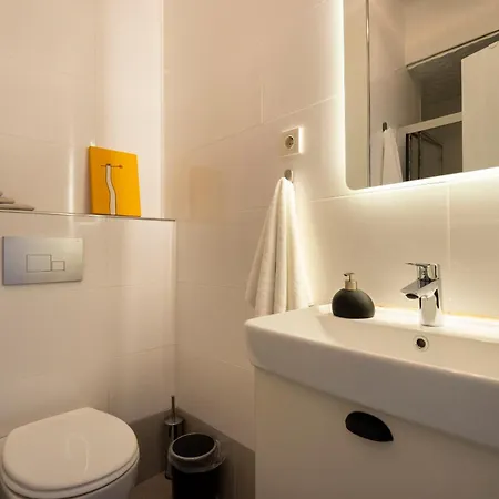 2 Bedroom W. Balcony And Sea View @ Cihangir No:6 Istanbulská provincie