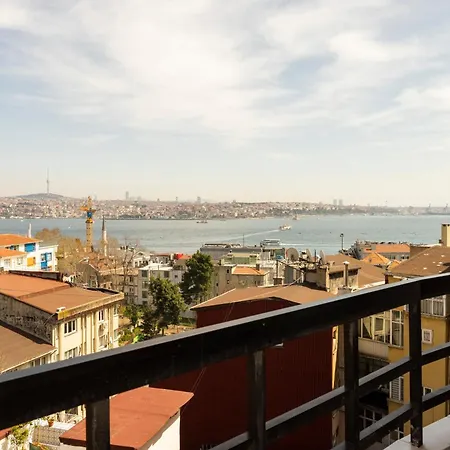 2 Bedroom W. Balcony And Sea View @ Cihangir No:6 Apartmán *